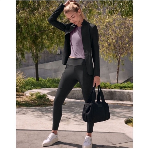 Athleta Pants - Athleta Stellar City Tight Size 14 Black Pants